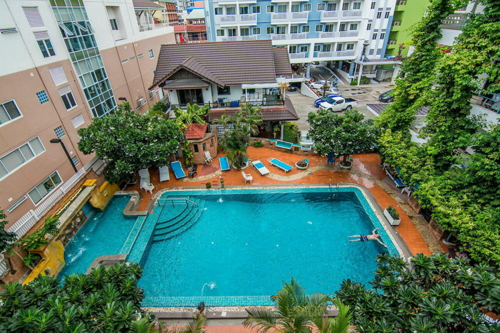 Hotel Sutus Court 5 Pattaya Zewnętrze zdjęcie